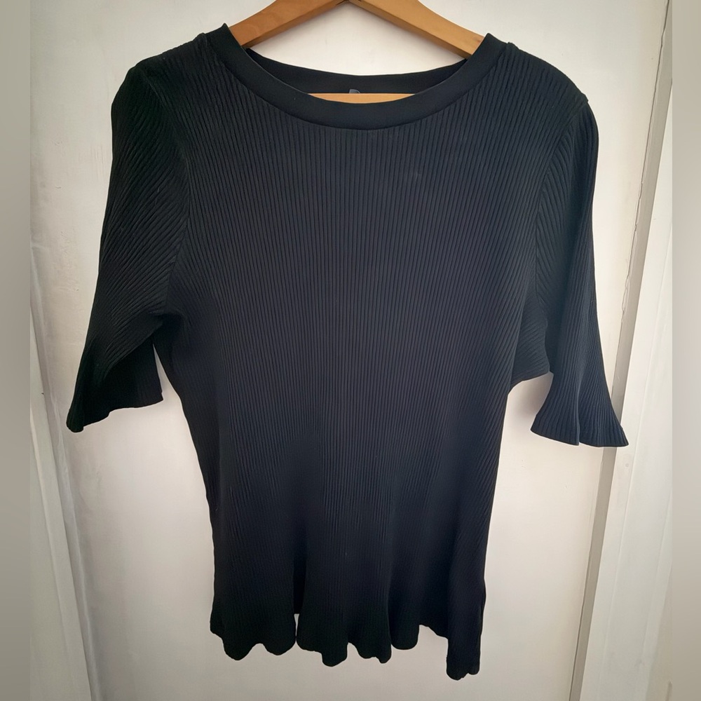 ModCloth size 1X black crew neck ribbed with stretch. Priced to sell.